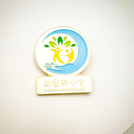 Best supplier high quality lapel pin bag with safety pin manufacture soft enamel hard enamel lapel pin badge